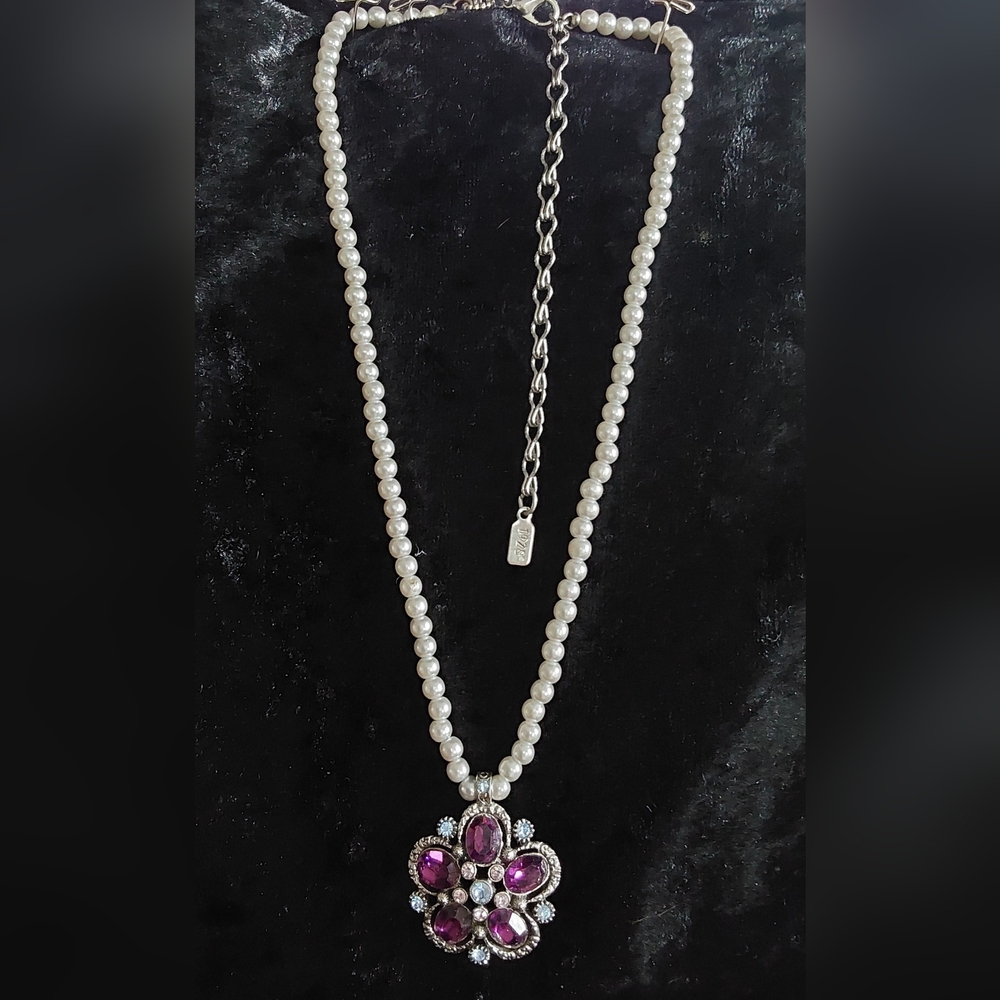 VINTAGE 1928 FAUX PEARL & DARK PINK PENDANT NECKLACE